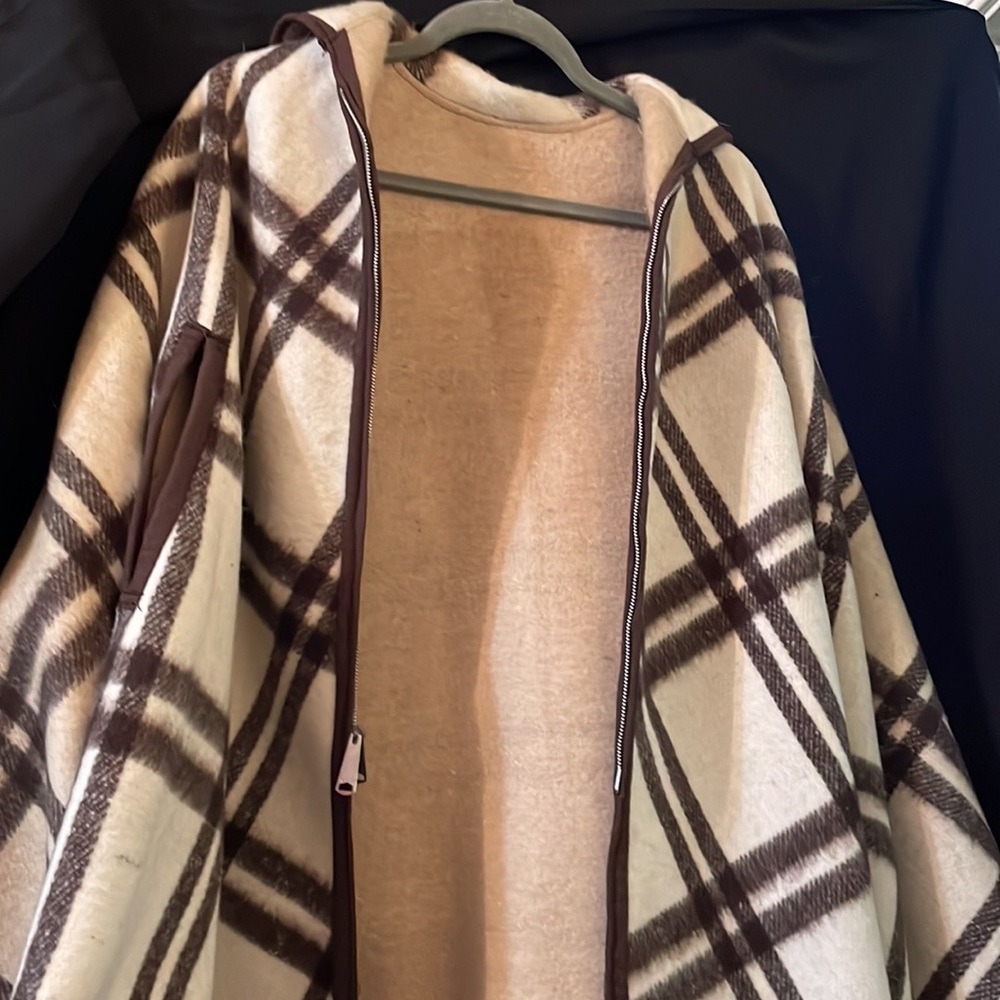 Vintage 100% wool, large, zip-up cape - Picture 4 of 5
